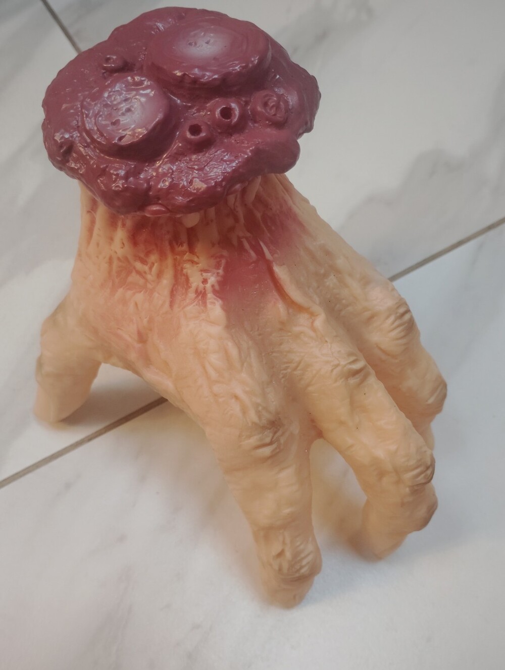 HALLOWEEN Animated WALKING Haunted HAND 7" Life Size ADDAMS Family THING Works!